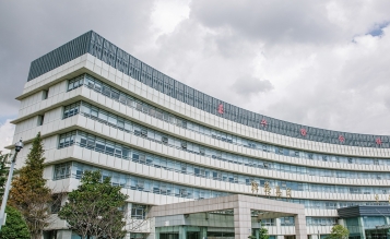 嘉興綜合保稅區(qū)興業(yè)路東側(cè)、大橋港南側(cè)、東巡邏通道西側(cè)、區(qū)和路北側(cè)。