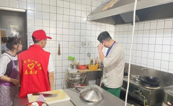 華信志愿服務(wù)隊，用行動書寫文明城市新篇章
